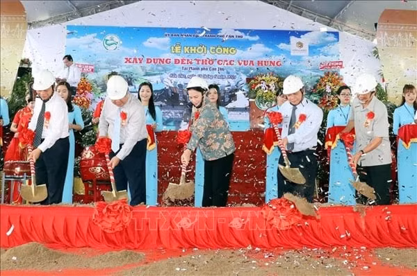 Chủ tịch Quốc hội dự lễ khởi công xây dựng đền thờ các Vua Hùng tại Cần Thơ. Ảnh: TTXVN