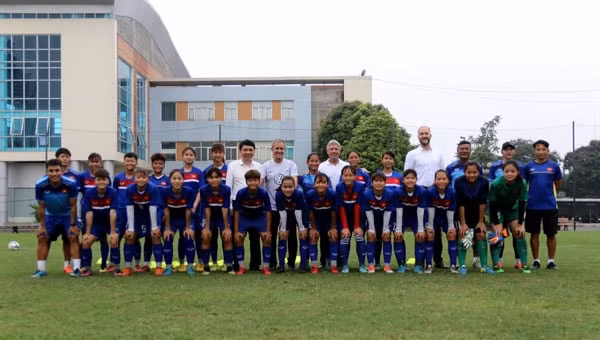 Chương trình hợp tác giữa VFF và CLB Vfl Wolfsburg hướng tới sự phát triển cho bóng đá Việt Nam. Ảnh: VFF