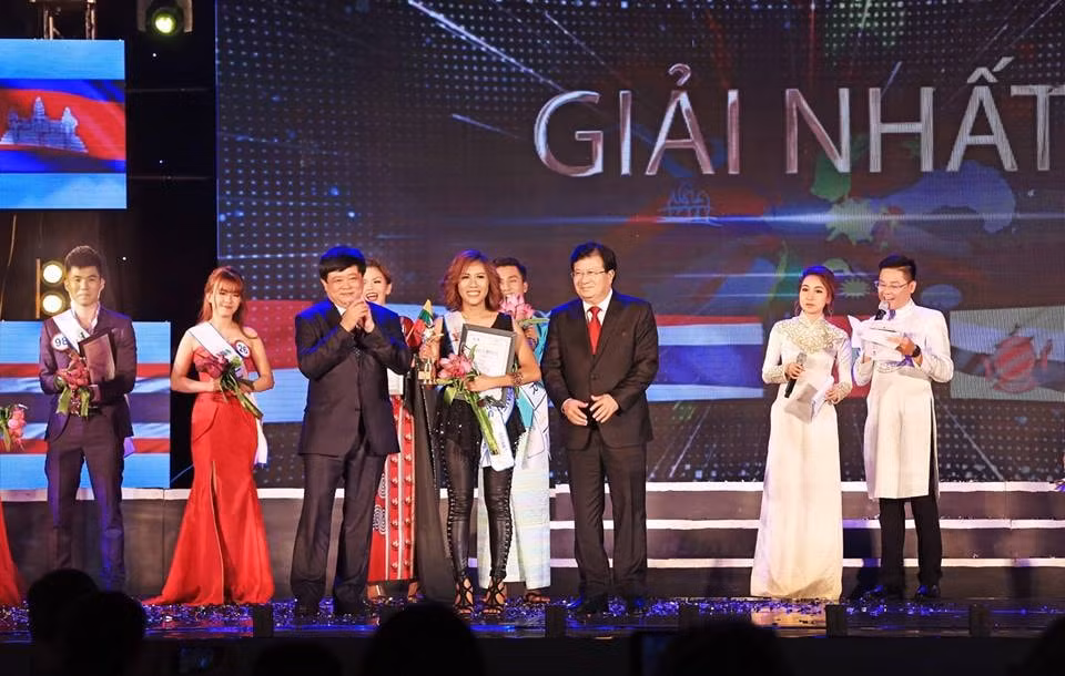 Hình ảnh đêm chung kết Cuộc thi Tiếng hát ASEAN+ 3 năm 2017