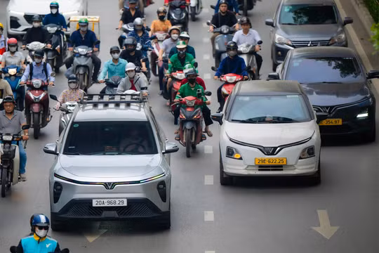 Phía sau cú bứt tốc 'chóng mặt' của thị trường ô tô điện Việt Nam