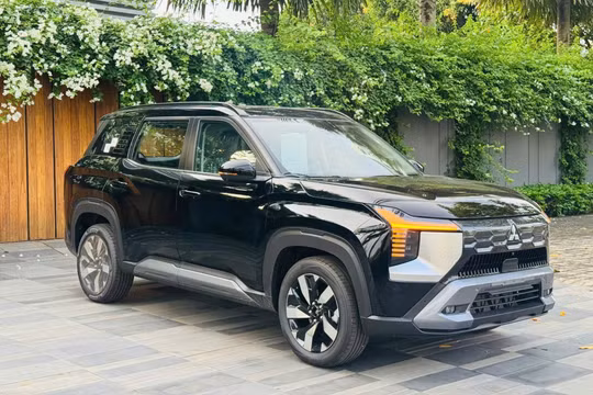 Mitsubishi Destinator giảm giá kỷ lục, giá loạt mẫu xe khác tiếp tục lao dốc