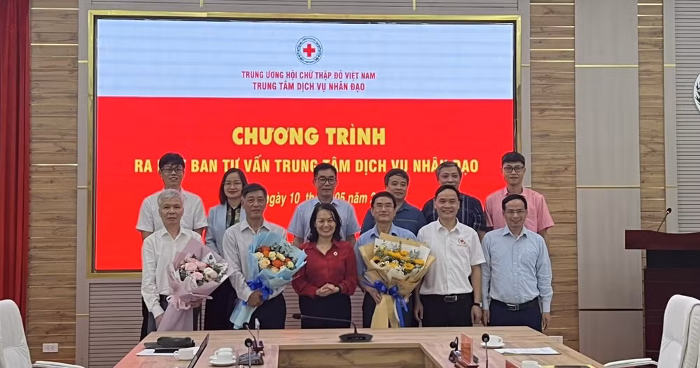 hoi chu thap do viet nam ra mat ban tu van trung tam dich vu nhan dao hinh 4