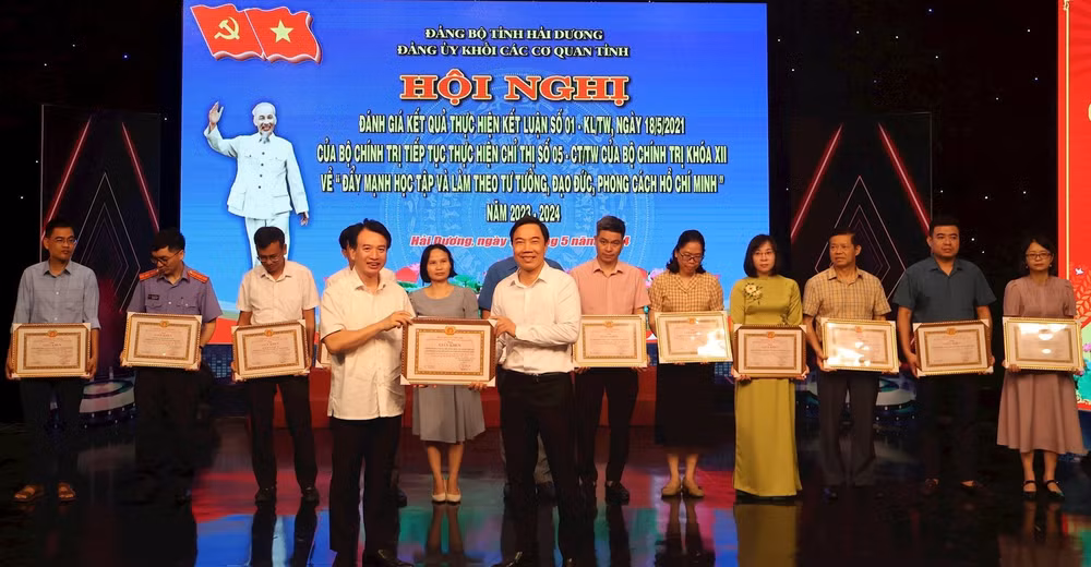dang uy khoi cac co quan tinh hai duong day manh hoc tap va lam theo bac hinh 1