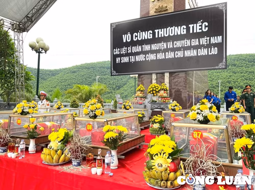 ha tinh truy dieu an tang 11 hai cot liet sy hy sinh tai lao hinh 1