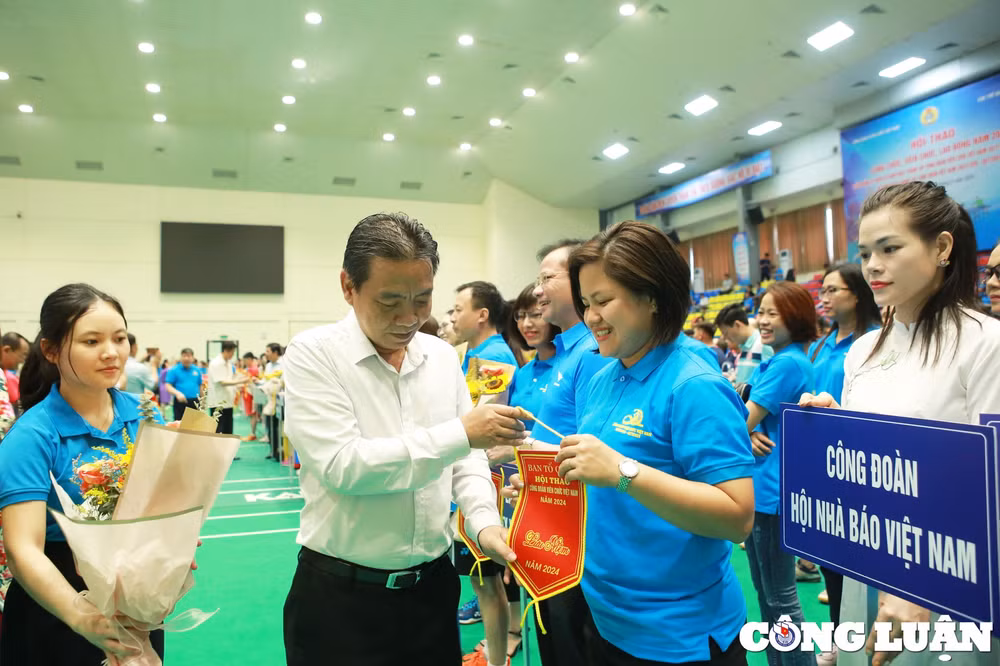 ha noi khai mac hoi thao cong doan vien chuc viet nam hinh 5