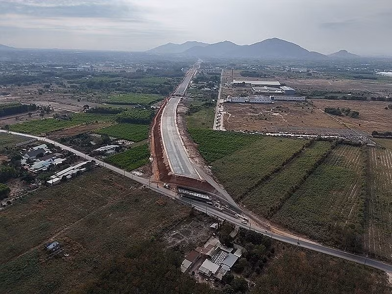 dat muc tieu thong xe cao toc bien hoa vung tau vao ngay 30 4 2025 hinh 1