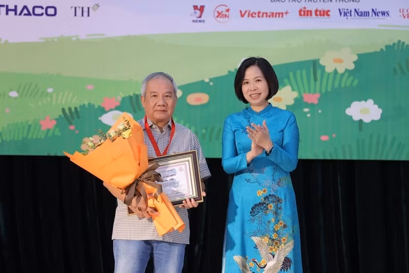 cong bo top 10 chung khao giai thuong thieu nhi de men lan thu 5 2024 hinh 1