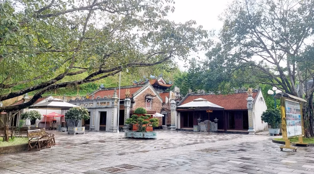 quang ninh de quan the di tich den cua ong cap tien ngay cang hap dan du khach hinh 2