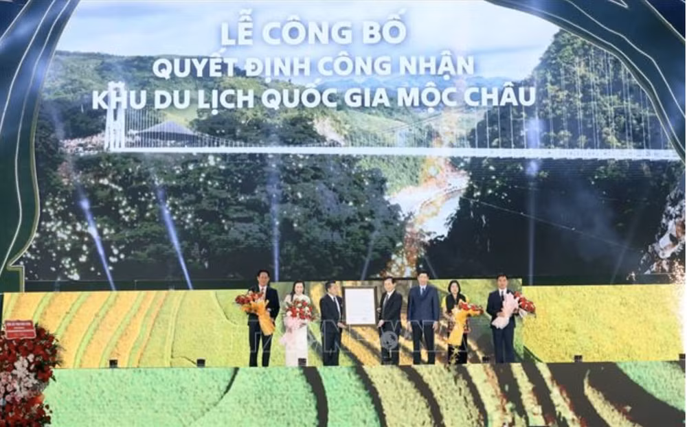 cong bo quyet dinh cong nhan khu du lich quoc gia moc chau hinh 1