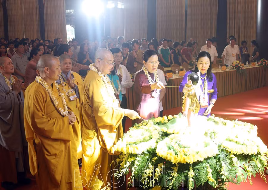 dai le phat dan nam 2024 tai ha nam ra suc lam cac thien su tich cuc gop phan xay dung dat nuoc hinh 1