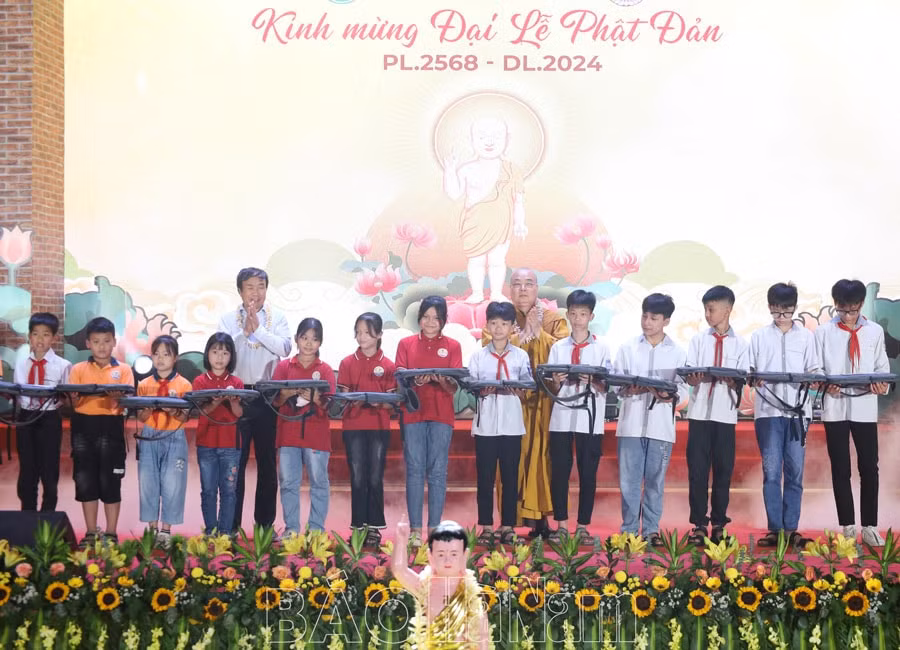 dai le phat dan nam 2024 tai ha nam ra suc lam cac thien su tich cuc gop phan xay dung dat nuoc hinh 2