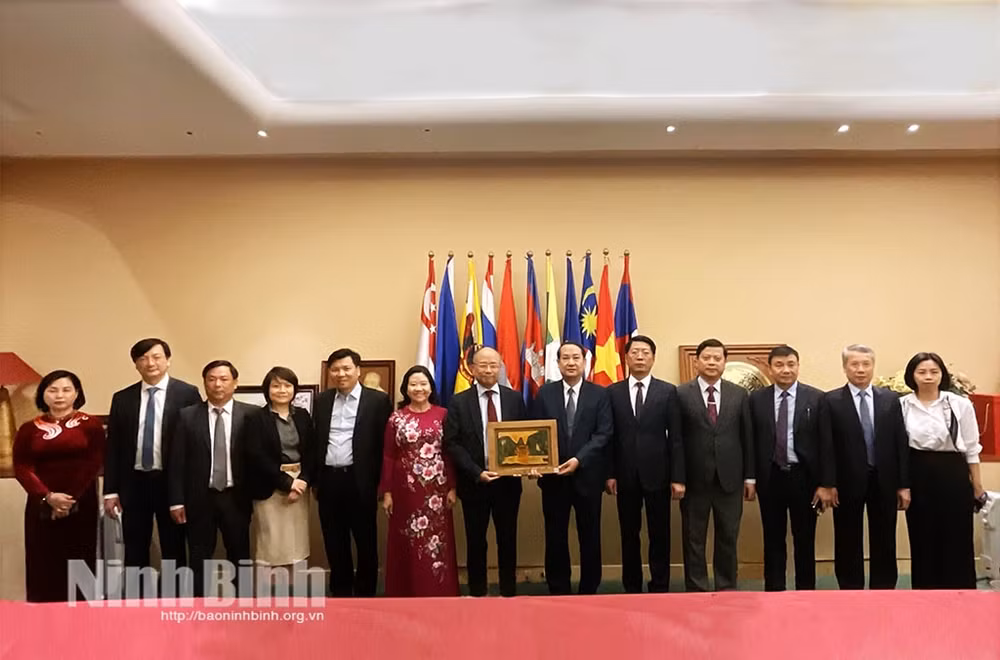 ninh binh mong muon duoc tang cuong hop tac voi cac doanh nghiep cua phap hinh 2