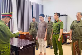 Công an Đắk Lắk tạm giữ nghi phạm đâm chết người tình của mẹ từng “đi lạc” ở Khánh Hòa