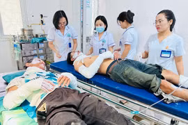 Bỏng nặng vì thui thịt chó bằng gas, lấy xăng chữa vết thương