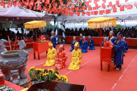 Bắc Ninh: Dòng người trẩy hội Đền Thần Nông