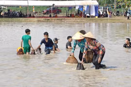 Đồng bào Khmer hào hứng với lễ hội Phá Bàu