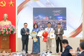 22 tác phẩm đoạt giải Cuộc thi ảnh báo chí 'Việt Nam trên hành trình đổi mới'