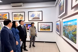 Khai mạc Triển lãm ảnh mừng Đảng, mừng Xuân Bính Ngọ 2026