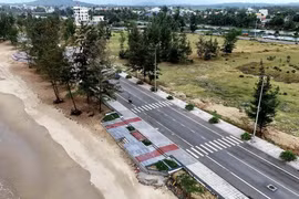 Quảng Ngãi mở tuyến phố đi bộ trên bờ biển Mỹ Khê