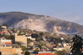Động đất mạnh tại Mexico: Tượng đài lắc lư, cuộc họp báo của Tổng thống bị gián đoạn