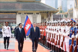 Lễ đón trọng thể Tổng Bí thư Tô Lâm thăm cấp Nhà nước tới Vương quốc Campuchia