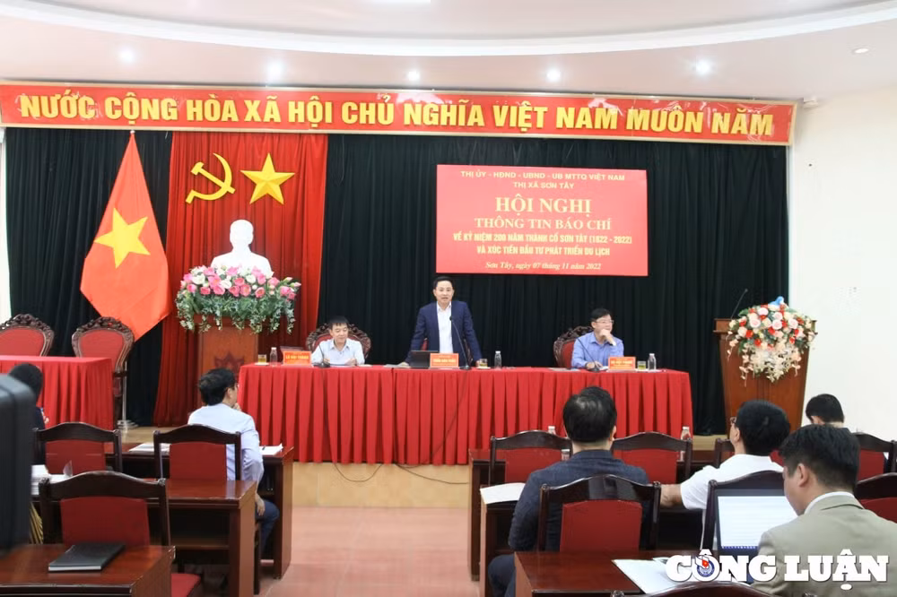 du khach se duoc bay trai nghiem khinh khi cau ngam thanh co son tay hinh 1
