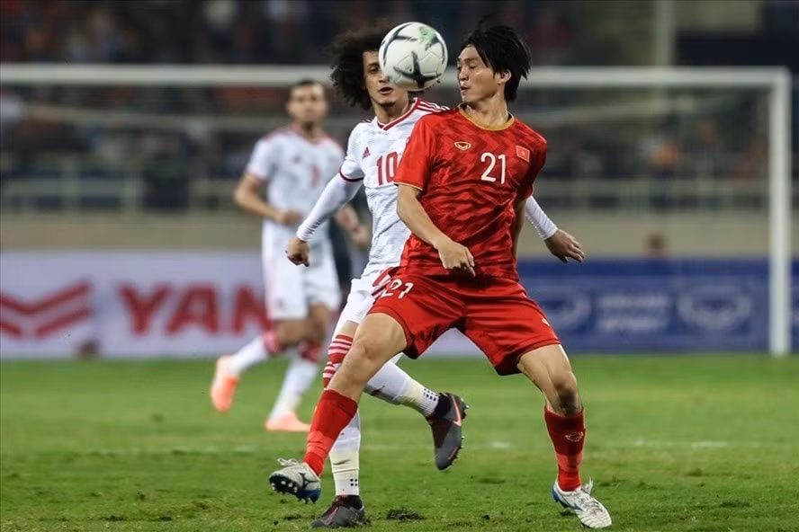 nguyen tuan anh vao top 5 qua bong vang viet nam 2021 hinh 1
