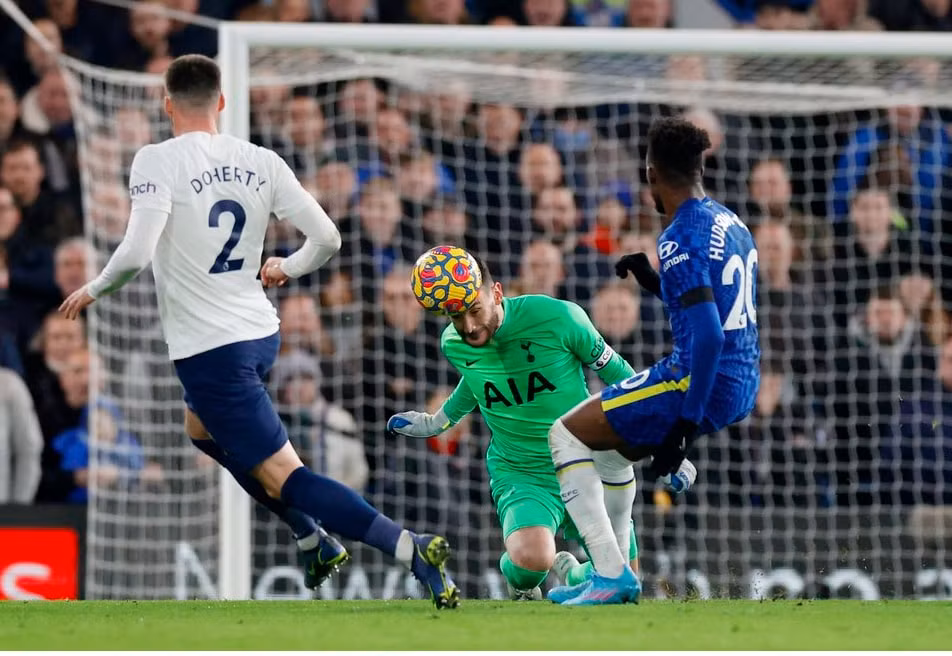 ziyech va silva toa sang chelsea danh bai tottenham lan thu 4 mua nay hinh 8
