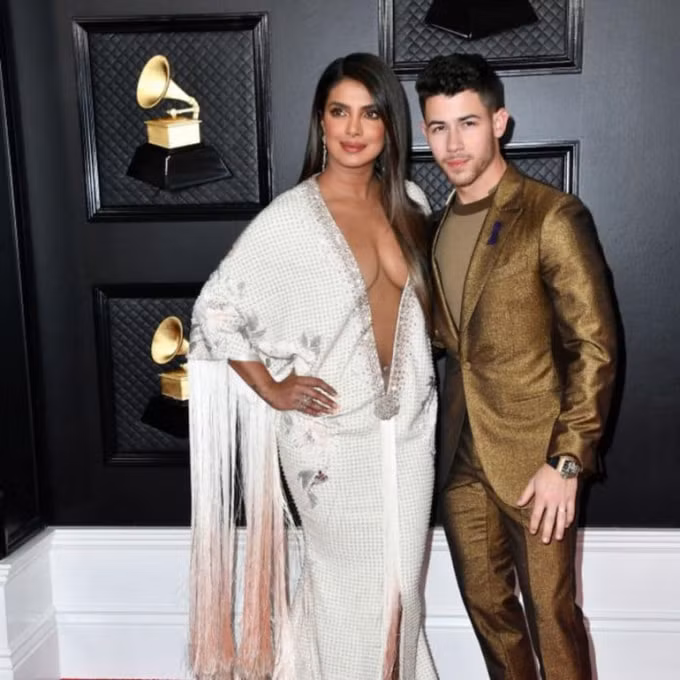 hoa hau the gioi priyanka chopra va chong tre co con nho phuong phap mang thai ho hinh 6