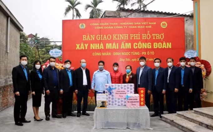 tet tho mo tet dam am an vui cua cong nhan lao dong tkv hinh 2