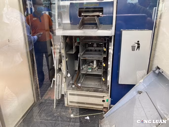man kich vung ve cua ke dap tru atm de trom tien o da nang hinh 4