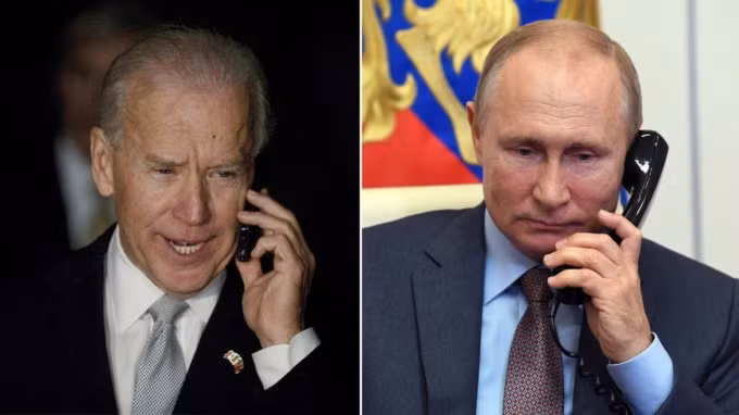 Tổng thống Joe Biden (trái) mời ông Putin gặp để bàn về mối quan hệ giữa hai nước - Ảnh: AFP/Sputnik