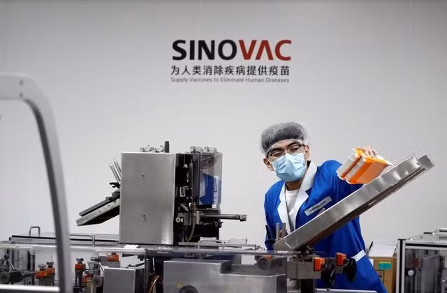 Xưởng đóng gói vắc xin Covid-19 của Sinovac. Ảnh: Reuters