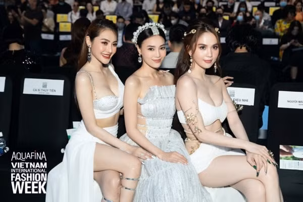 Hình ảnh bộ ba Linh Chi, Ninh Dương Lan Ngọc, Ngọc Trinh tại Tuần lễ Thời trang AVIFW 2020