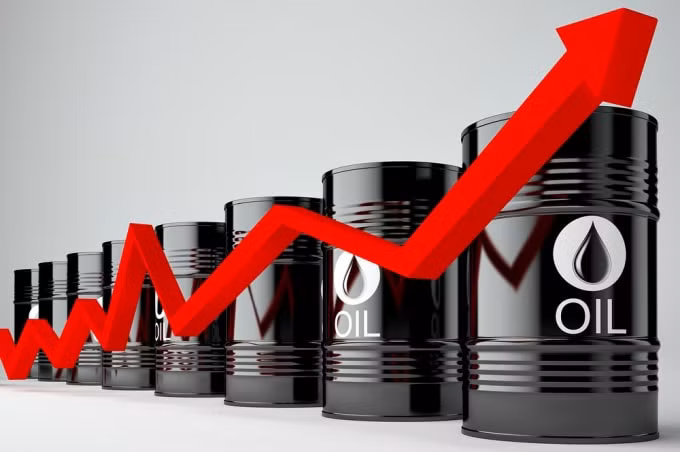 Xăng dầu trở lại&nbsp;đà tăng&nbsp;khi&nbsp;OPEC + cắt giảm sản lượng. Ảnh: TL.