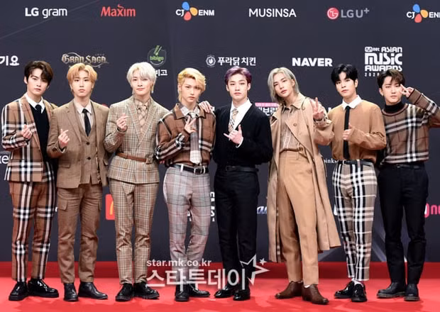 Stray Kids