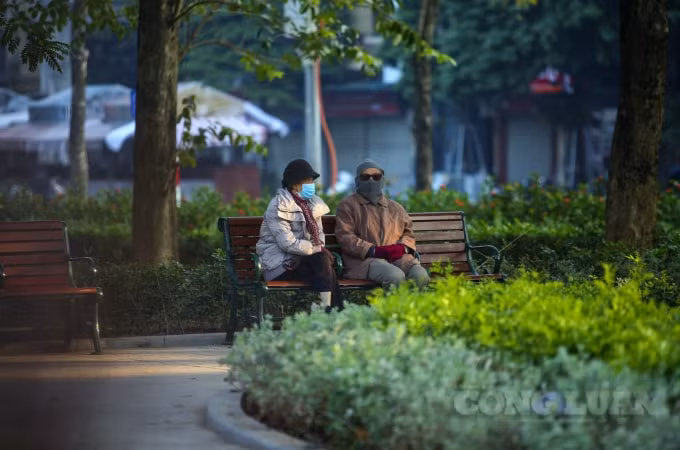 Miền Bắc sẽ tiếp tục rét sâu vào đêm và sáng sớm trong vòng 10 ngày tới. Đặc biệt, từ ngày 5 - 7.12, vùng núi cao phía Bắc còn có khả năng xuất hiện băng giá và sương muối.