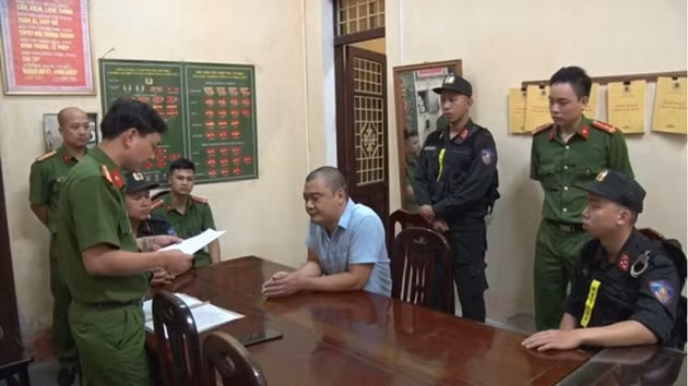 Trần Đại Thủy , Trưởng Đài hóa thân hoàn vũ Thanh Bình bị bắt tạm giam để điều tra về hành vi “Cưỡng đoạt tài sản”.