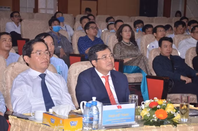 Đồng chí Phạm Viết Thanh, Bí thư Tỉnh uỷ Bà Rịa - Vũng Tàu đến dự và chúc mừng tại sự kiện gắn biển công trình Sao Vàng CPP
