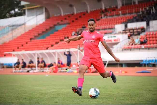 Vua phá lưới V.league 2020 - Pedro Paulo có buổi tập đầu tiên cùng Viettel FC. Ảnh: TL