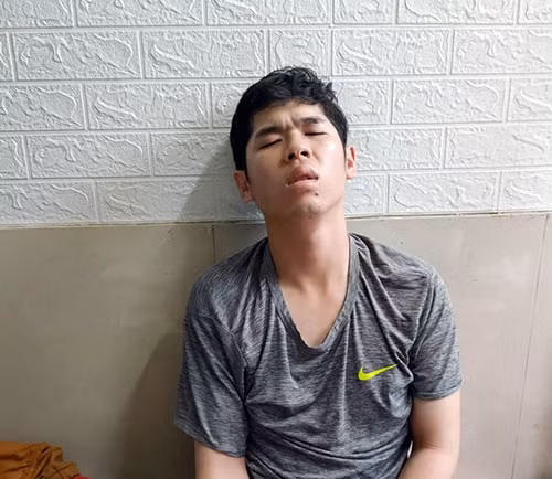 Công an đã bắt giữ đối tượng Mai Xuân Bình đang lẩn trốn tại một căn nhà ở thành phố Hồ Chí Minh.