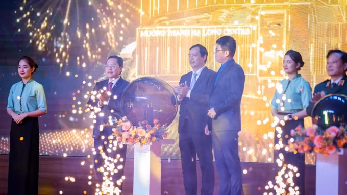 Lễ bấm nút khai trương Khách sạn Mường Thanh Luxury Hạ Long Centre.