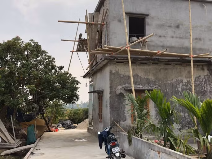 Hiện trường vụ sập giàn giáo. Ảnh: tiin.vn