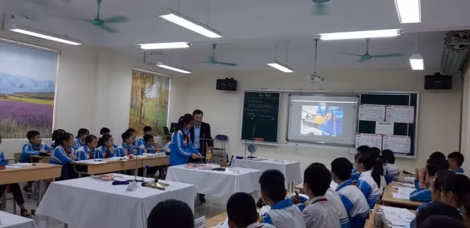 Học sinh nhà trường được tạo mọi điều kiện để phát huy hết khả năng trong học tập.