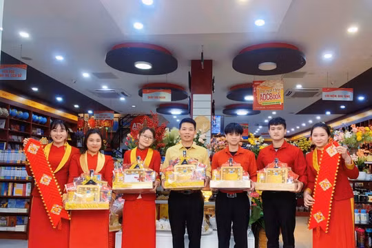 Công đoàn NXBGDVN tổ chức nhiều hoạt động chăm lo Tết cho đoàn viên, người lao động 