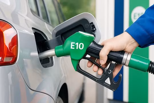 Thí điểm xăng E10RON95-III là mặt hàng tiêu dùng phổ biến, do Nhà nước công bố giá cơ sở