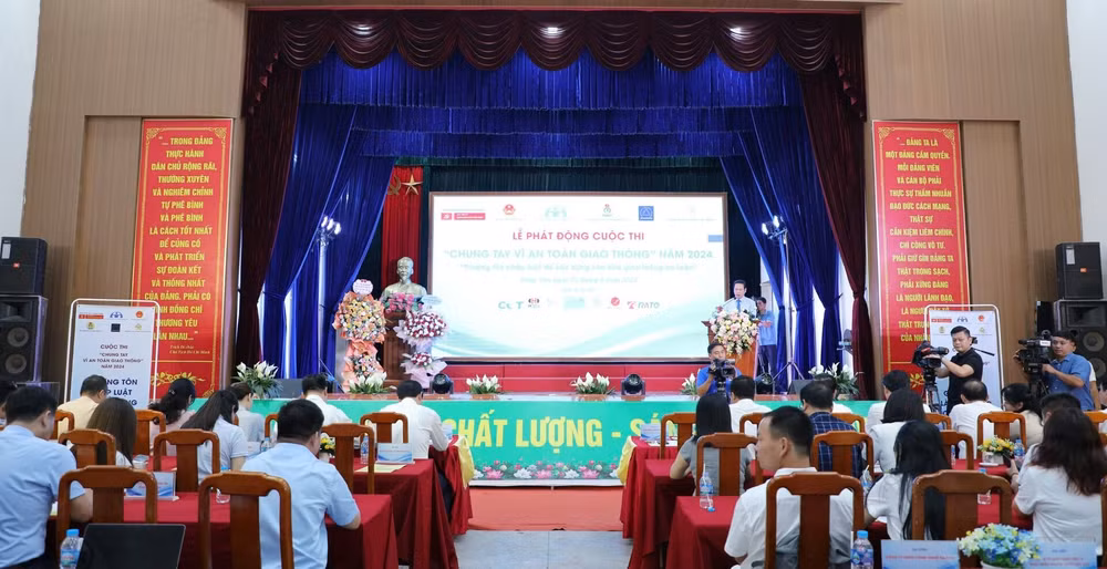 phat dong cuoc thi chung tay vi an toan giao thong nam 2024 hinh 1