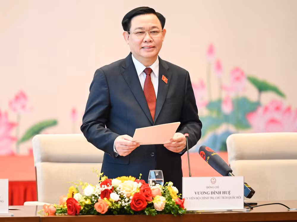 nguoi lam cong tac xuat ban la chien si tien phong tren mat tran van hoa tu tuong hinh 2