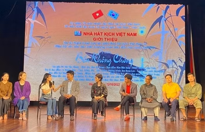 ben khong chong cua viet nam len san khau kich han quoc hinh 3