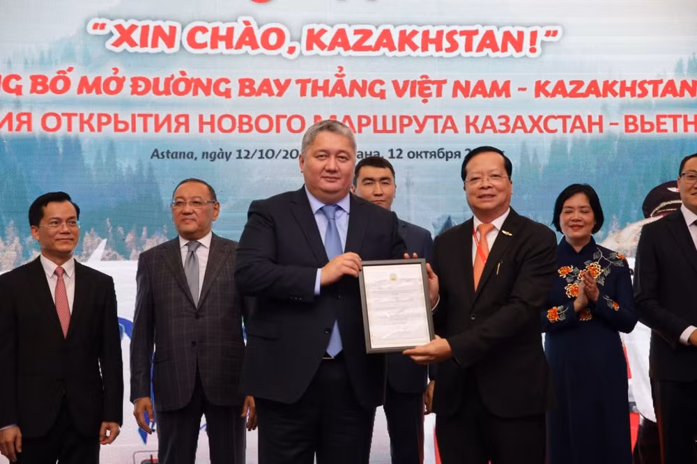 co hoi kham pha viet nam danh cho du khach kazakhstan voi duong bay thang cua vietjet hinh 2